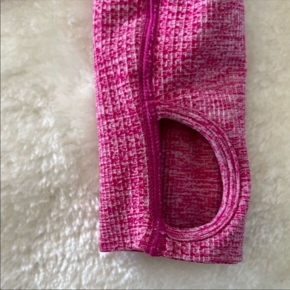 Pink VS Seamless Cropped Workout Top - Picture 4 of 6